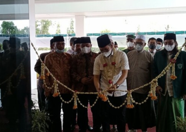 Peresmian Secara Simbolis Gedung Baru DPRD Kabupaten Bangkalan Madura ...