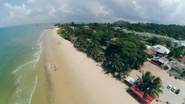 Pantai Kemala Balikpapan, Kalimantan Timur, Indonesia