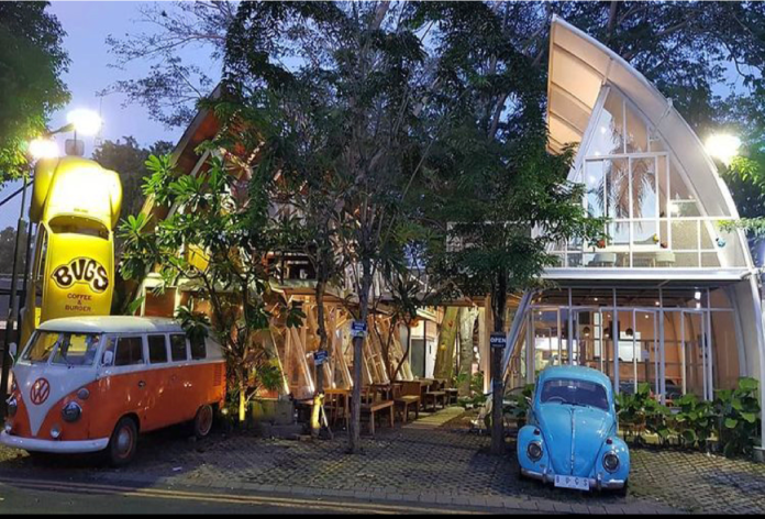 Manu + Lokasi Love Bugs Cafe Surabaya Cocok Untuk Nongkrong