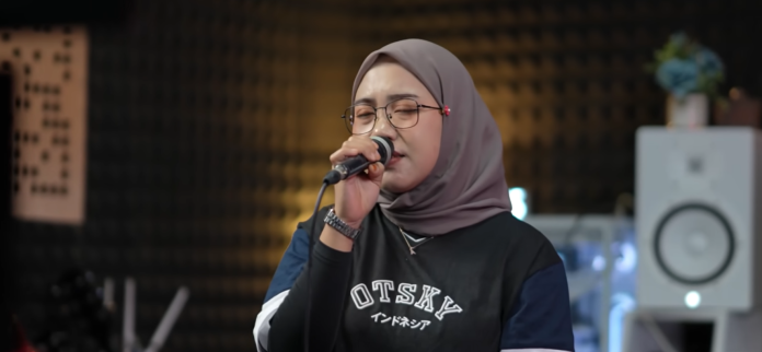 Lirik Lagu Mangu Fourtwnty Feat Charita Utami dan Artinya Terbaru 2025