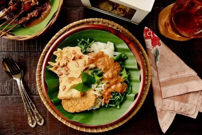 10+ Rekomendasi Nasi Pecel di Surabaya yang Paling Enak