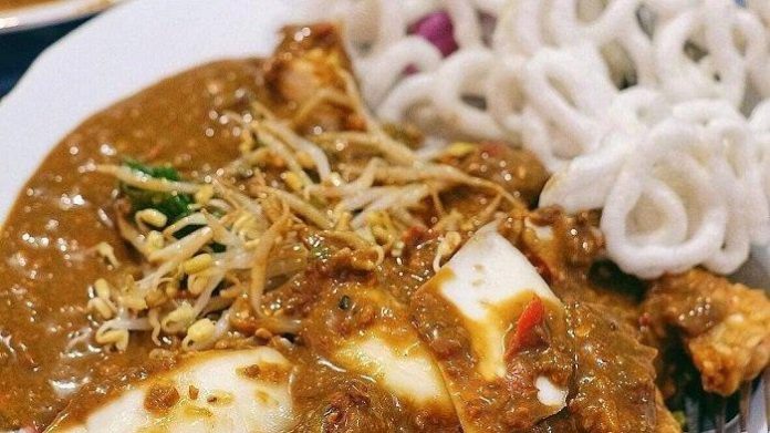 Warung Rujak Cingur Surabaya Paling Enak, Legendaris dan Viral